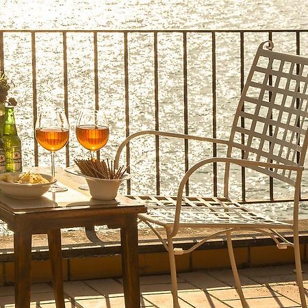 The Terrace On The Lake Мароне Екстериор снимка